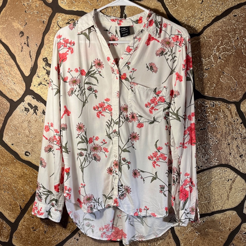 Floral printed white button down relaxed Oxford M